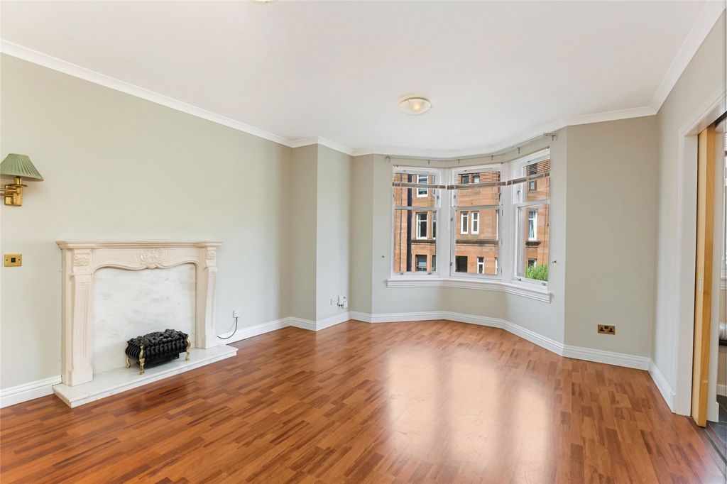 Property photo 3 of 14 Living Room