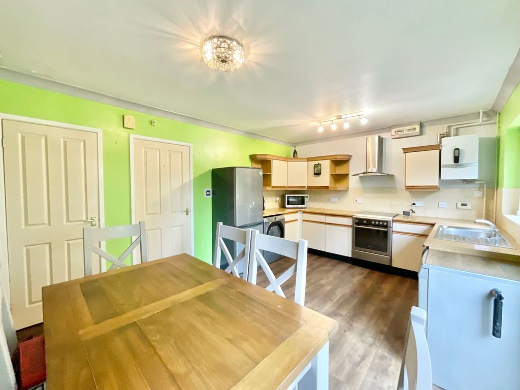 Property photo 2 of 22