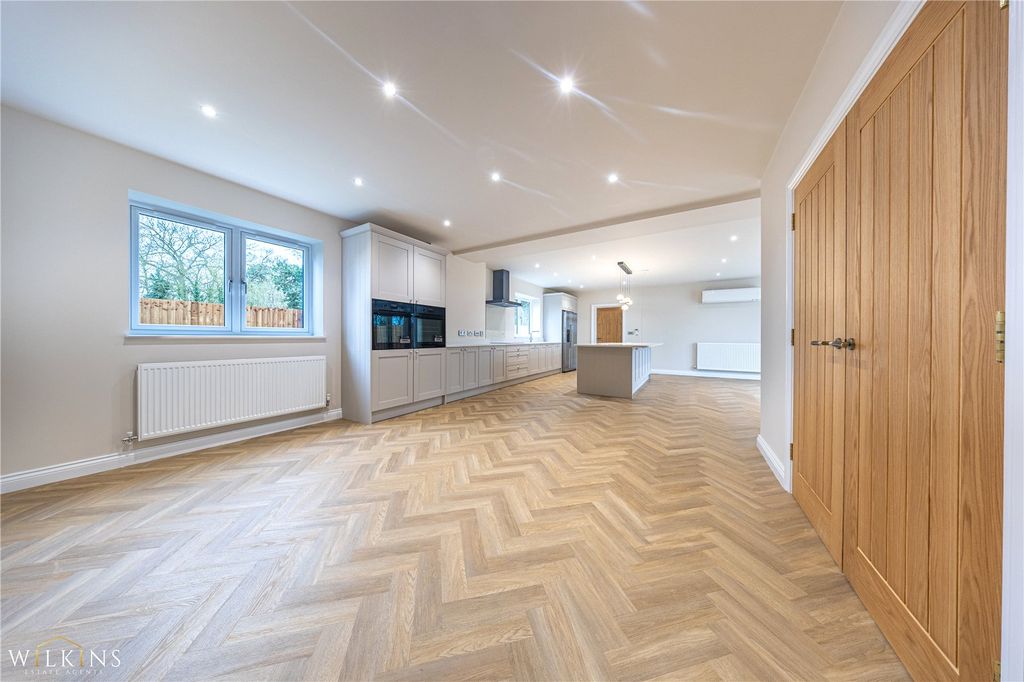 Property photo 3 of 54 Picture No. 26