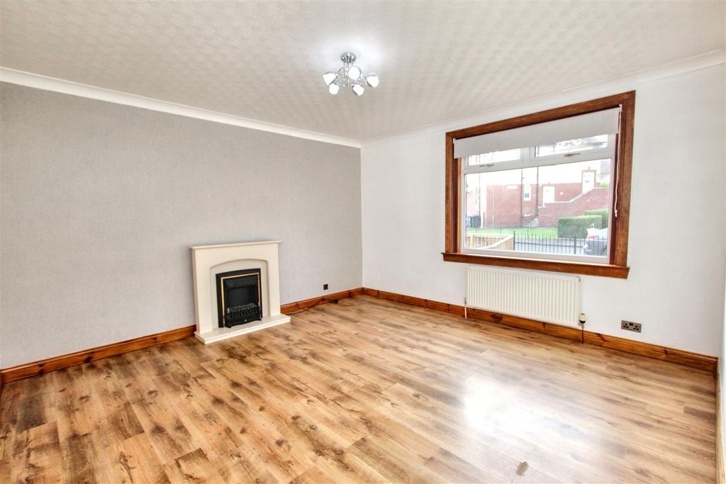 Property photo 3 of 11 3