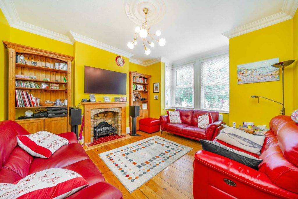 Property photo 3 of 10