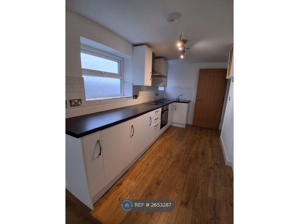 Property photo 2 of 8 Kitchen