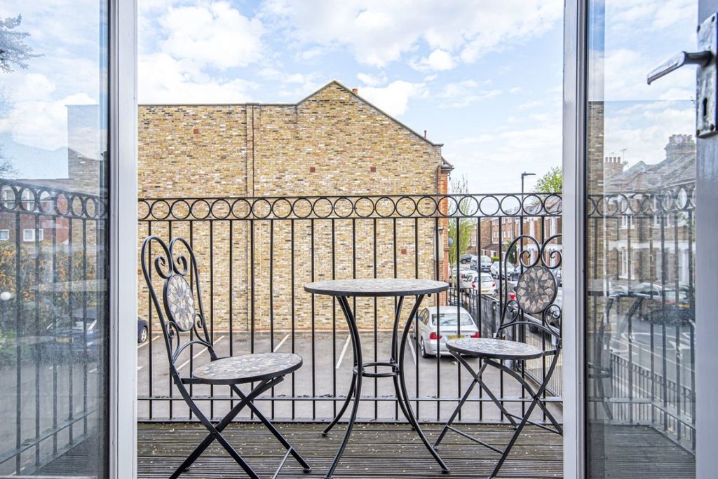 Property photo 3 of 9 709330 (7)
