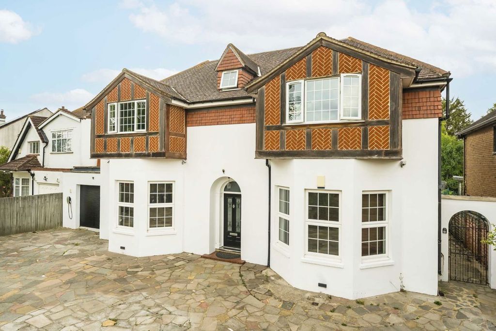 Property photo 1 of 12