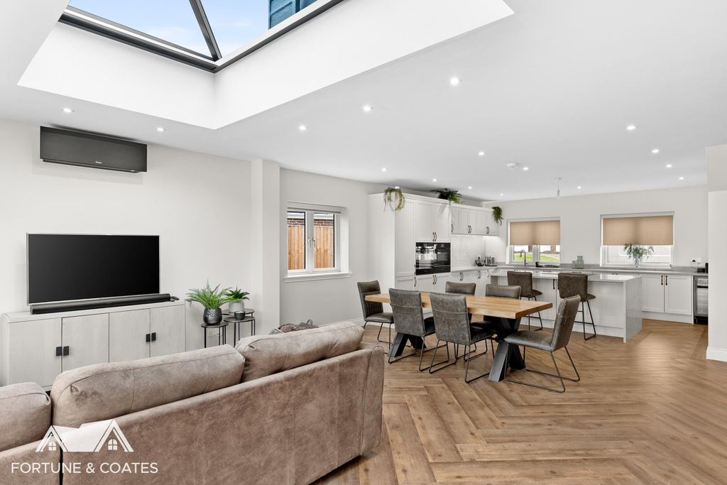 Property photo 3 of 50 Stonywood_36.Jpg