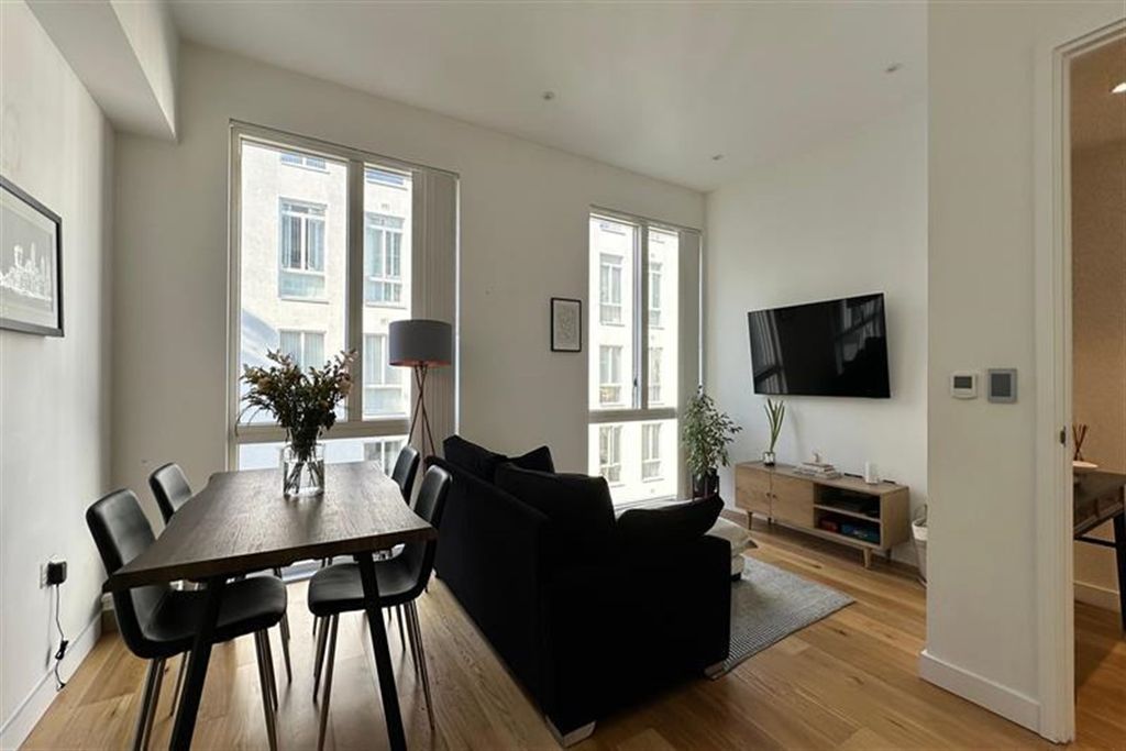 Property photo 1 of 17 (Main)