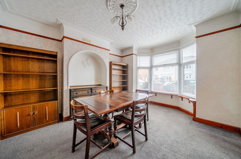 Property photo 3 of 14 1463666-11-6A0Ec7...