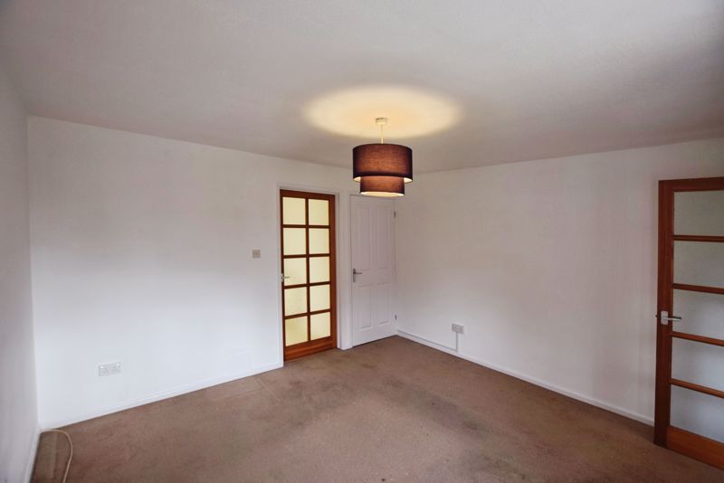 Property photo 3 of 14 Lounge