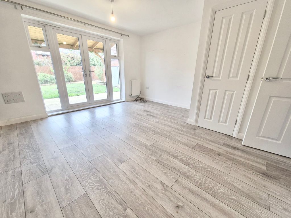 Property photo 3 of 13 Img_7885