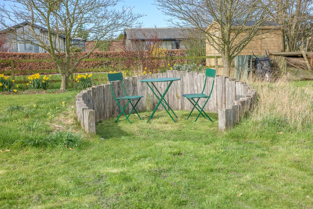 Property photo 3 of 17 Photo 4