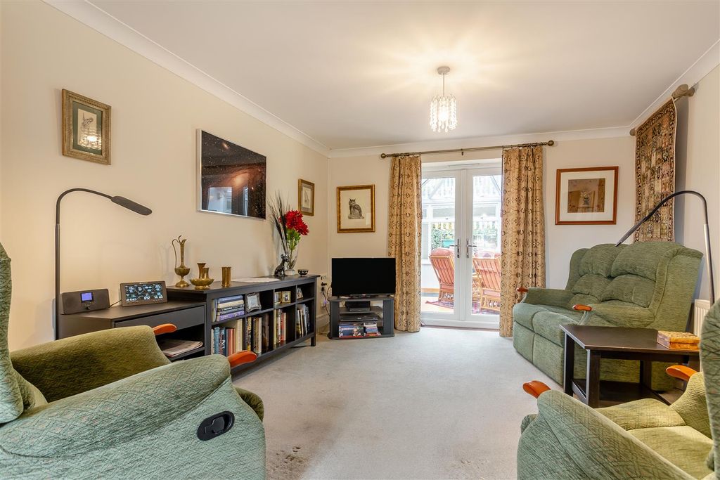 Property photo 2 of 39