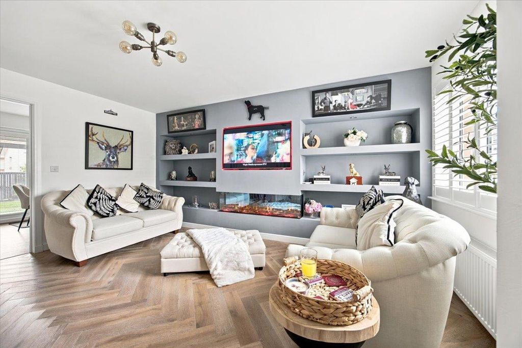 Property photo 2 of 18 09-16_Shira_Ave_Gartcosh_010.Jpg