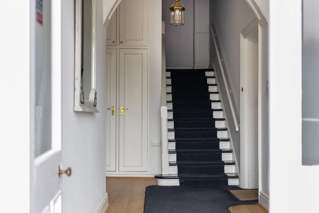 Additional image 7 of 2 bed flat for saleBurton Park Road, Petworth, West Sussex GU28