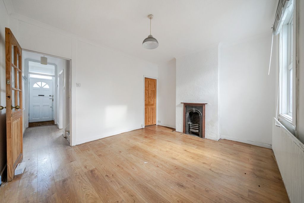 Property photo 3 of 16 Reception