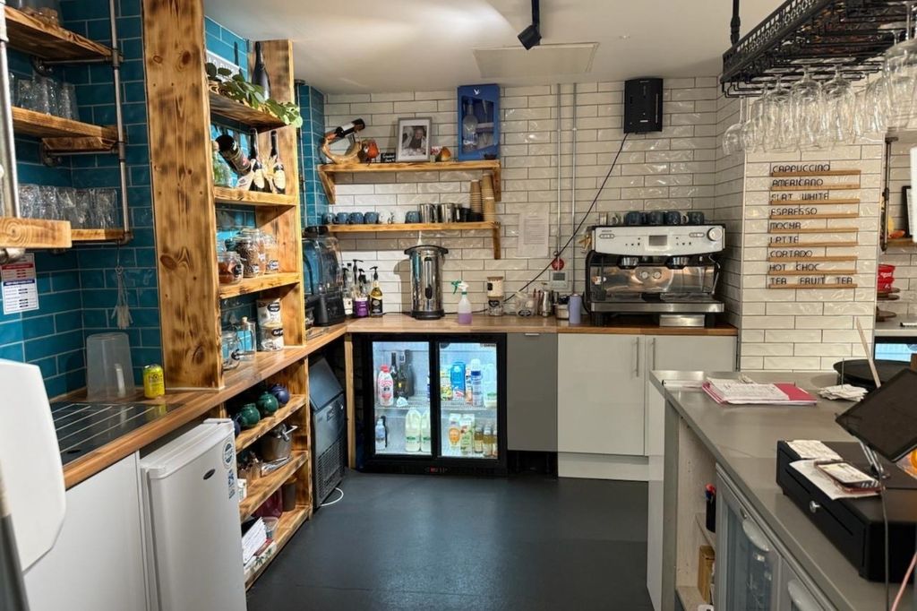 Property photo 3 of 7