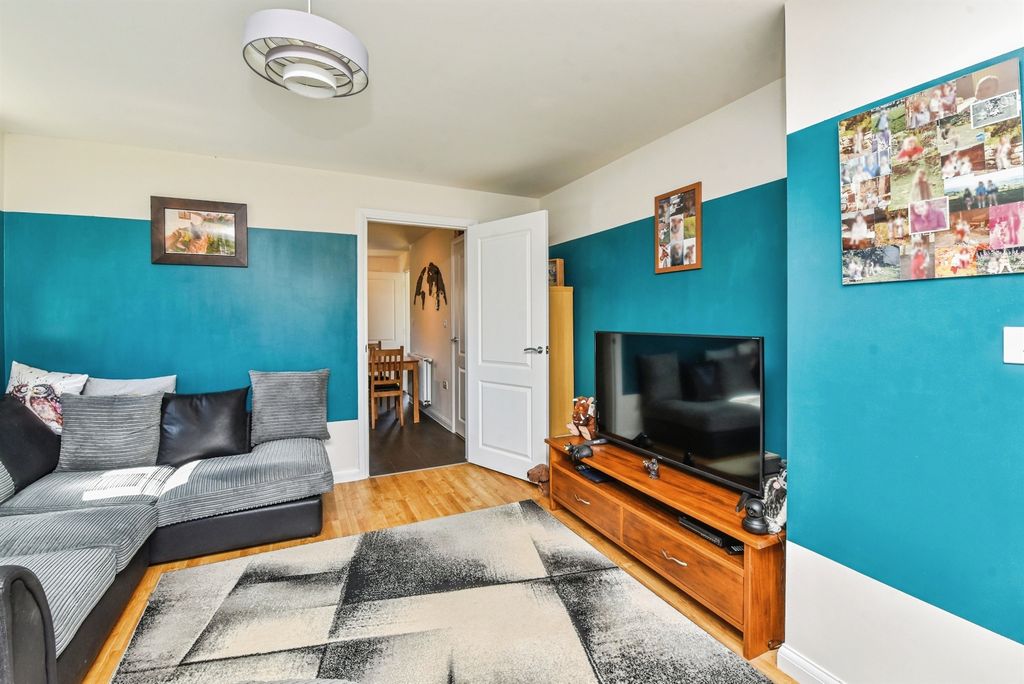 Property photo 3 of 15