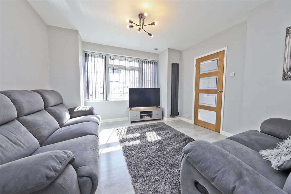 Property photo 3 of 25