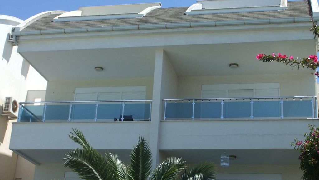 Property photo 3 of 13 Duplex Modern Penthouse In Side - Large Glass Panelled Balconies