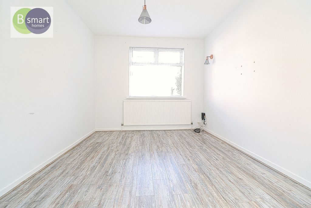 Property photo 3 of 10 Img_8257