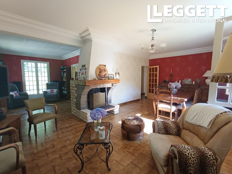 Property photo 2 of 10