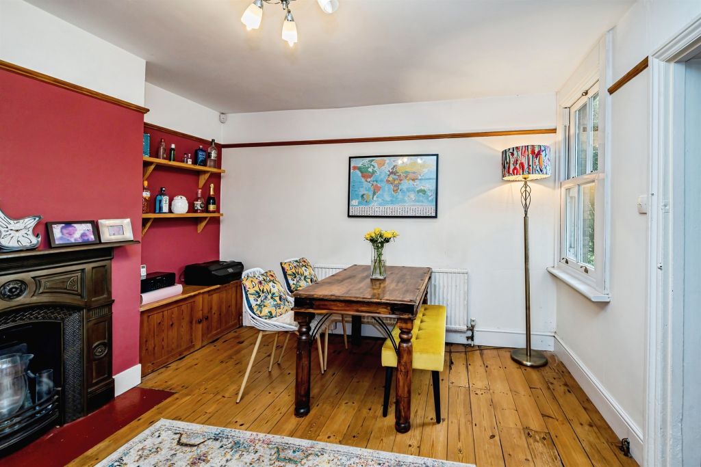 Property photo 3 of 18