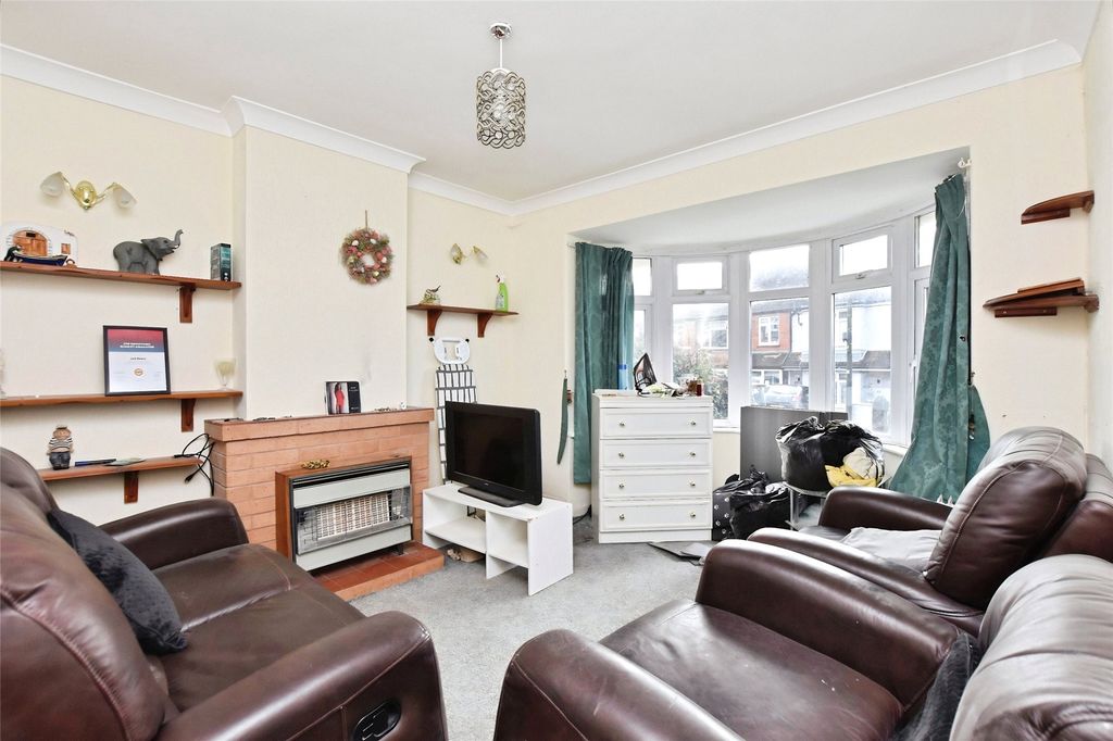 Property photo 2 of 15 Lounge