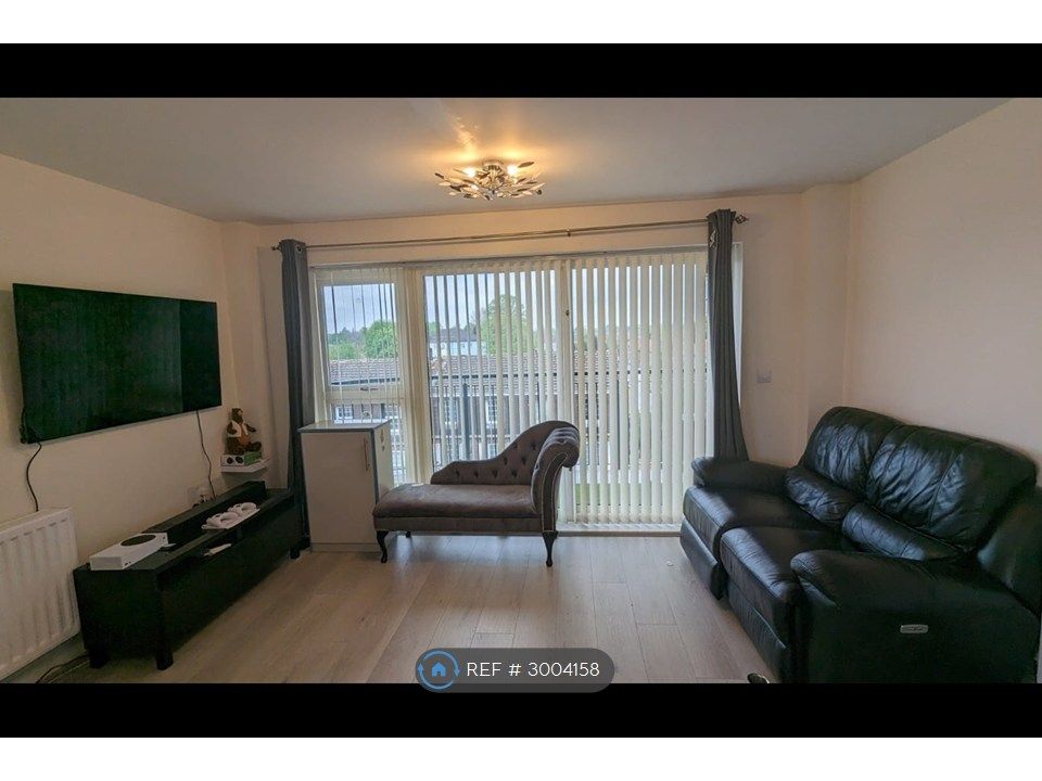 Property photo 2 of 17 Living Room