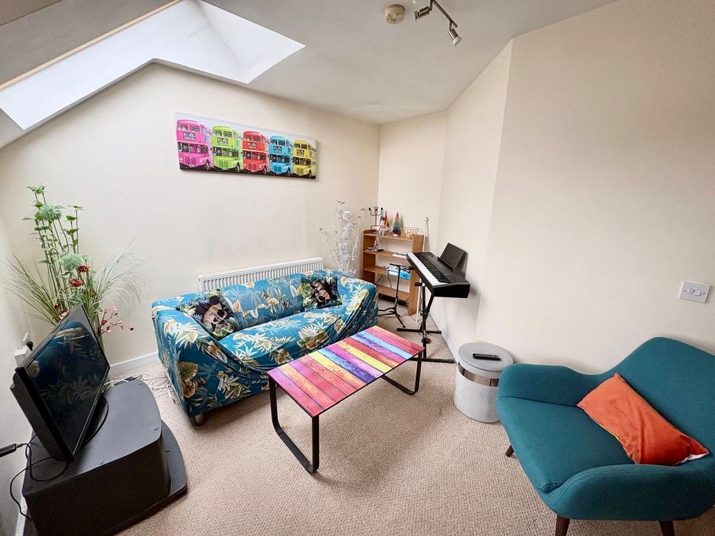 Property photo 3 of 8