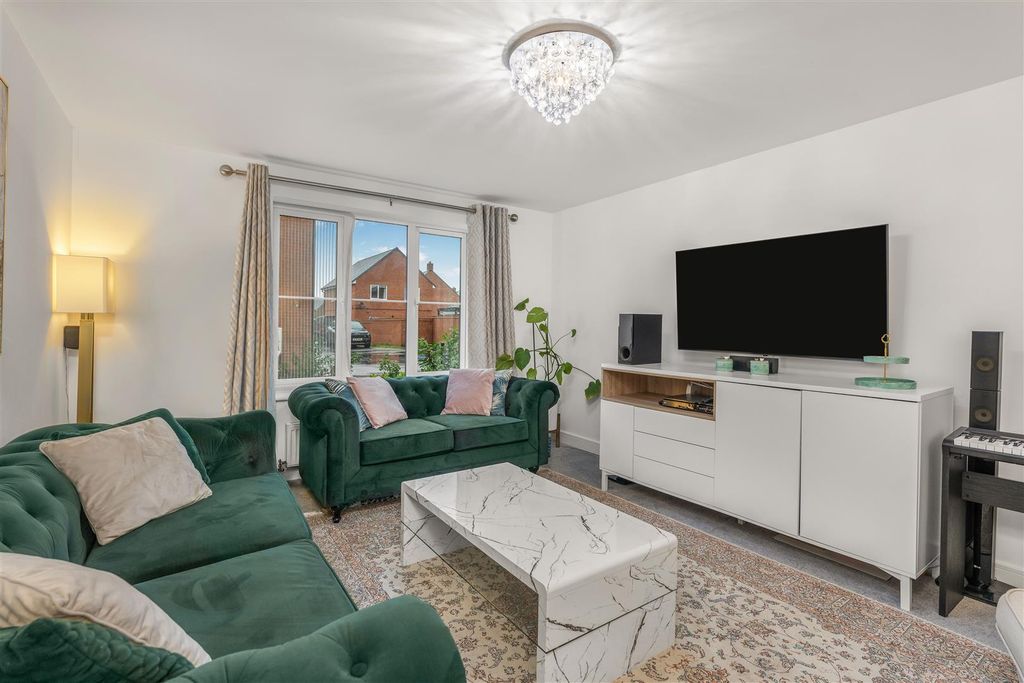 Property photo 1 of 19 9 Poulter Road, Banbury V2-8.Jpg