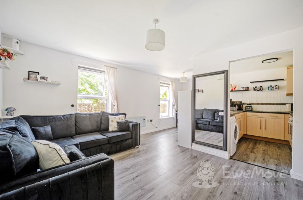 Property photo 3 of 13 10