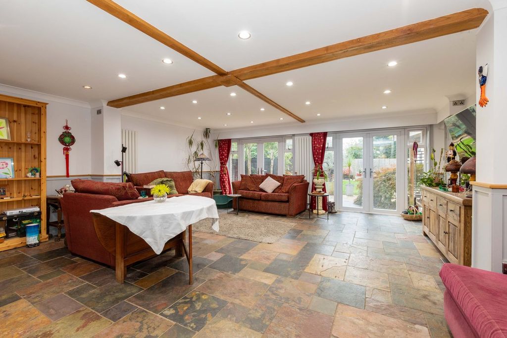 Property photo 2 of 18