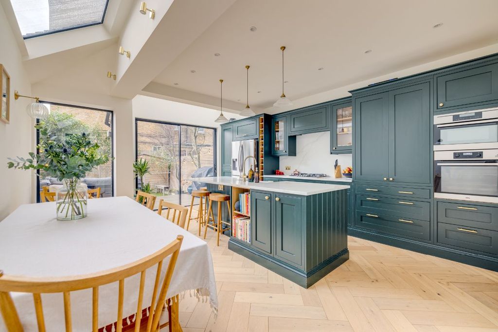 Property photo 1 of 29