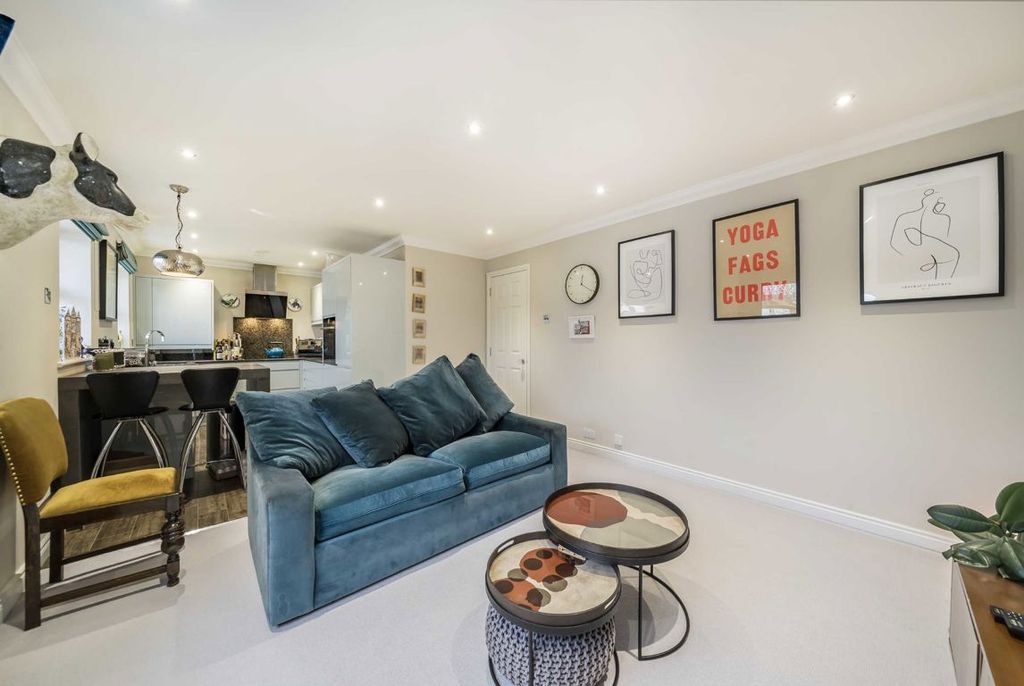 Property photo 3 of 6