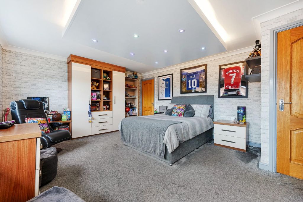 Additional image 30 of 6 bed property for saleMoorlands Court, Darwen BB3