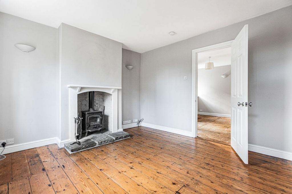 Property photo 3 of 25 Sitting Room