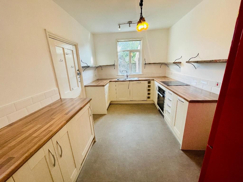 Property photo 3 of 17 4d15904336F402671Bb18B75F25B9830.Jpg