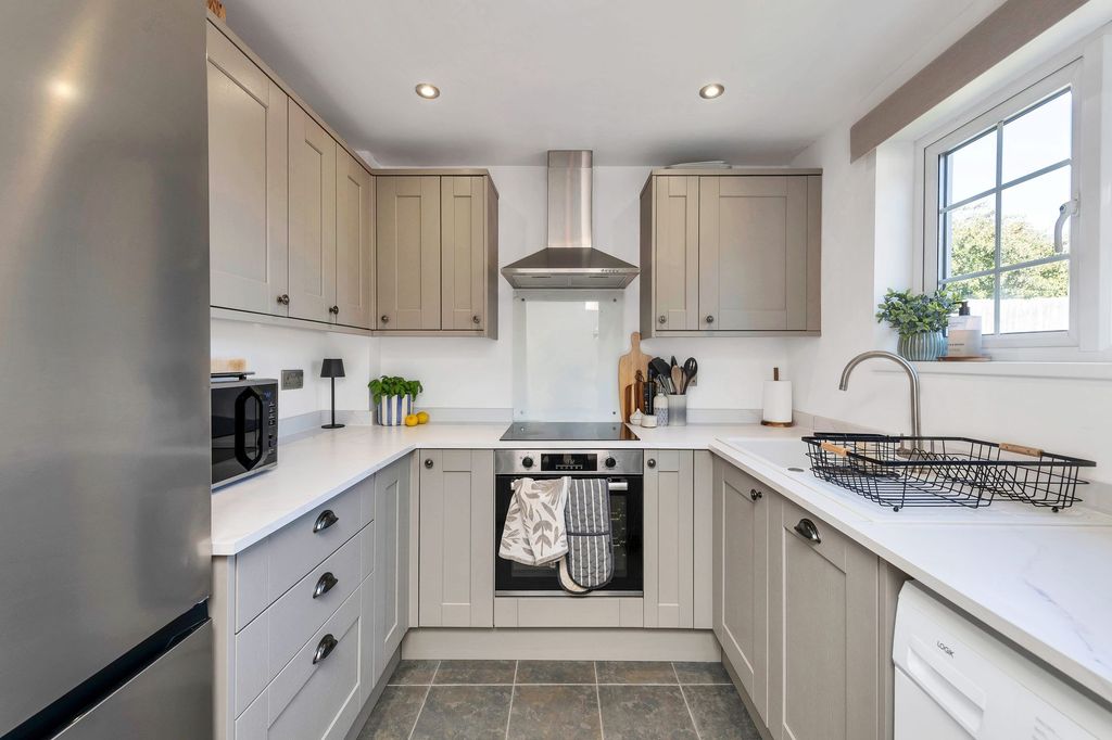 Property photo 2 of 13