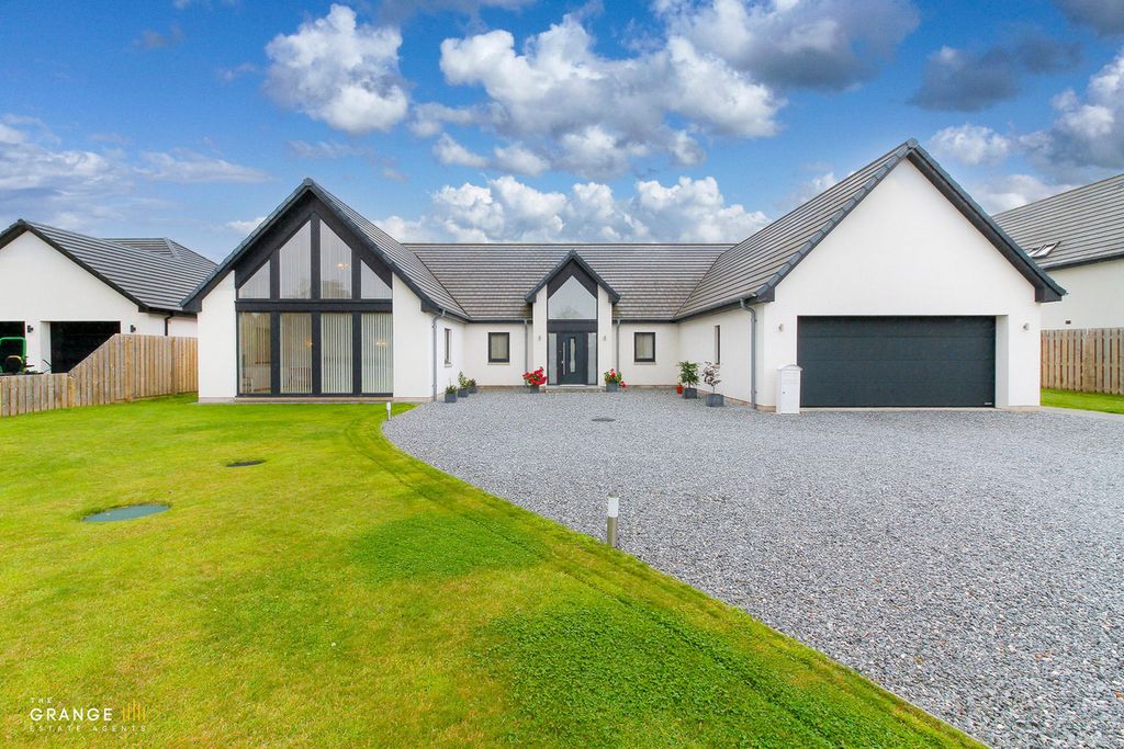 Property photo 1 of 44
