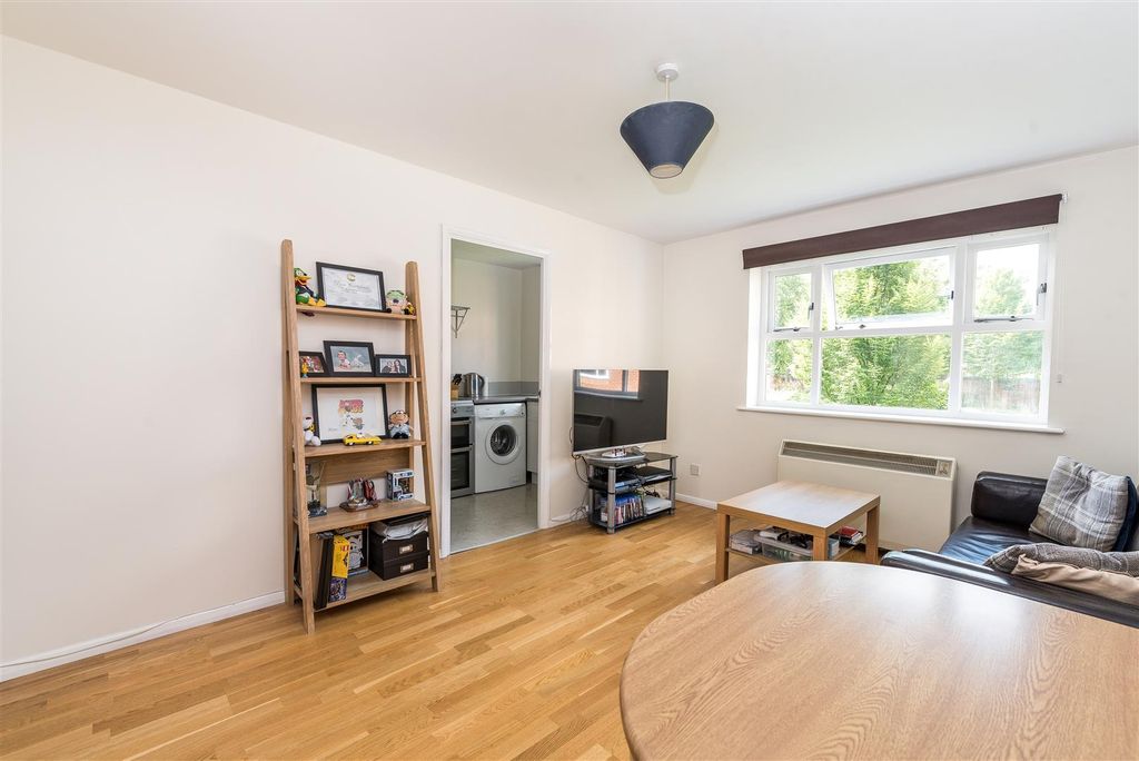 Property photo 2 of 8