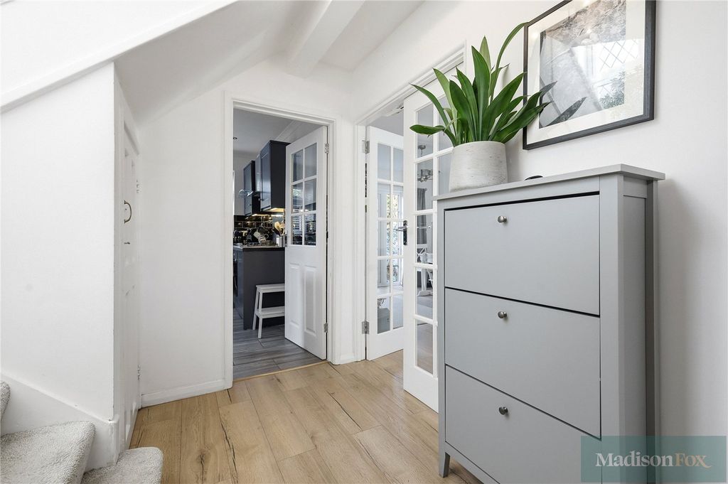 Property photo 2 of 35 Picture No. 28