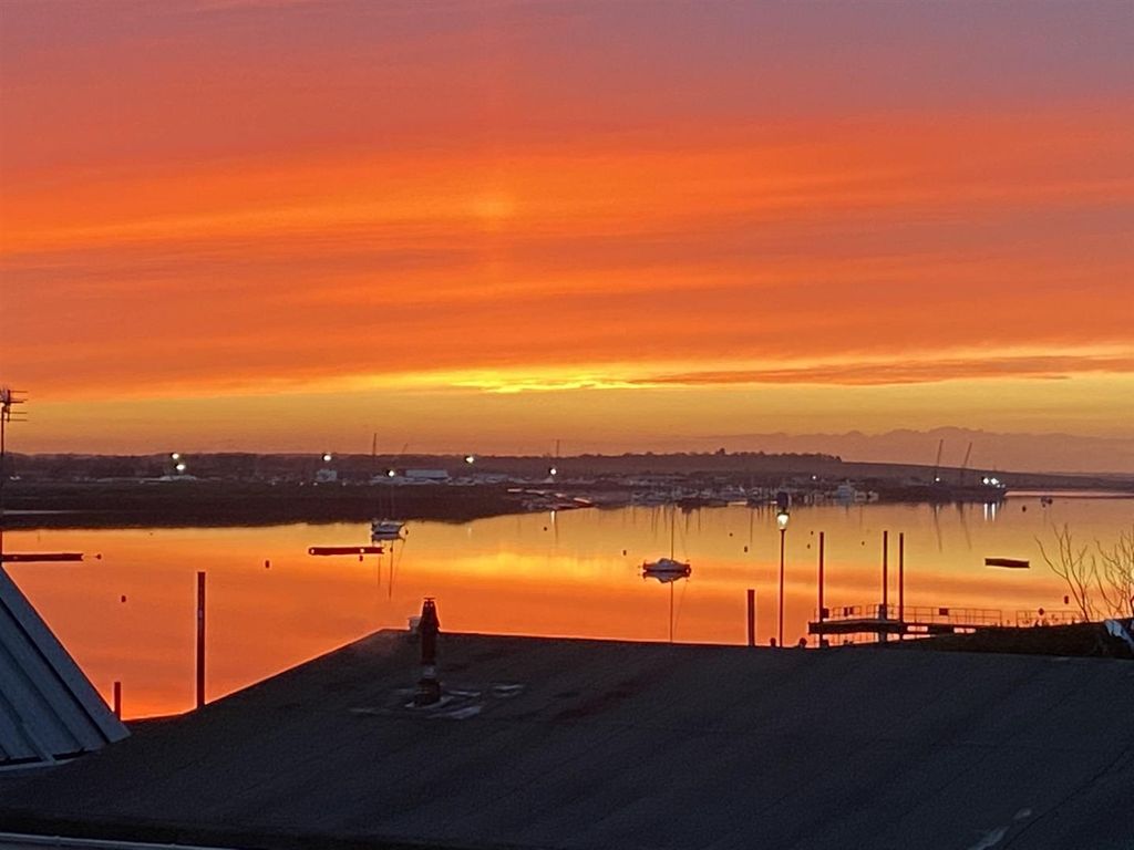 Property photo 2 of 16 Sunset View