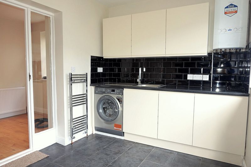 Property photo 2 of 11 Kitchen