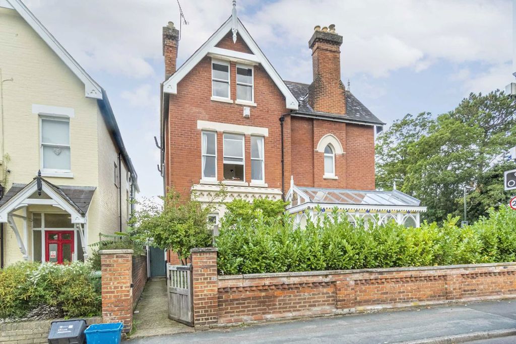 Property photo 1 of 5