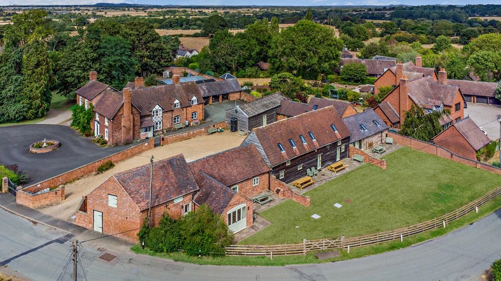 Property photo 2 of 31 Picture No. 01