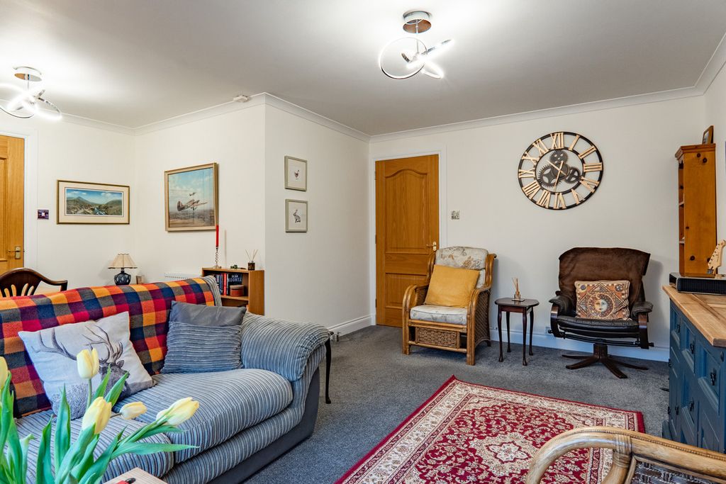 Property photo 2 of 34