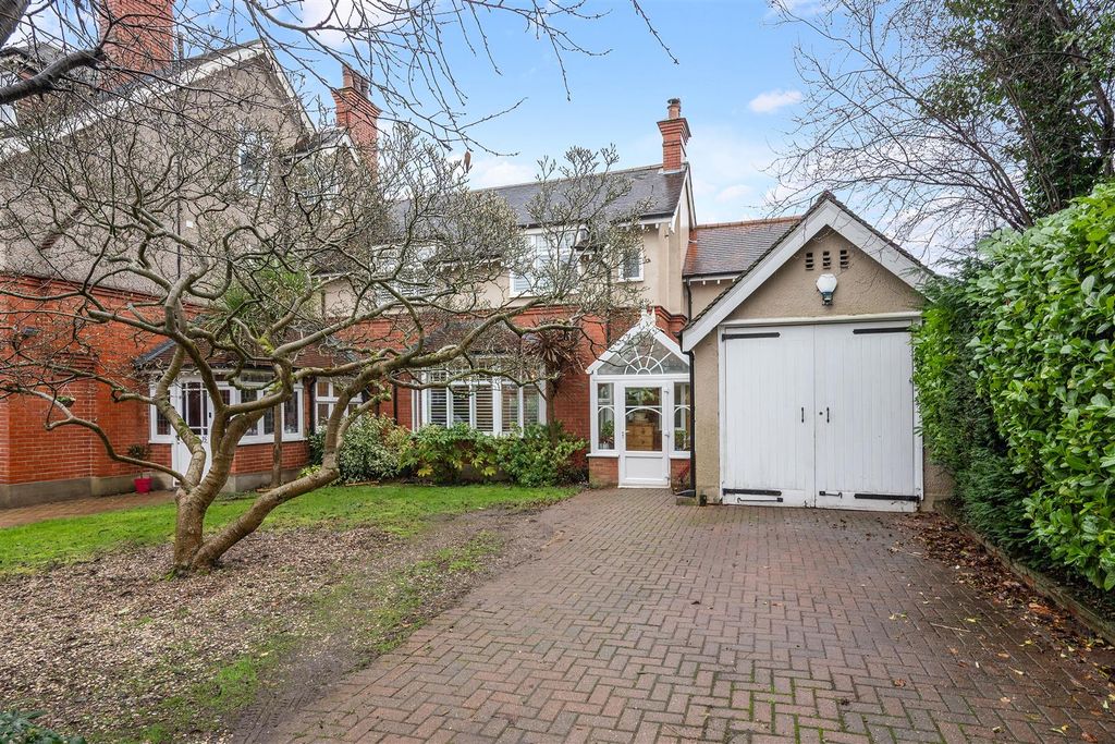 Property photo 1 of 30 The Ridgeway, 17- (28).Jpg