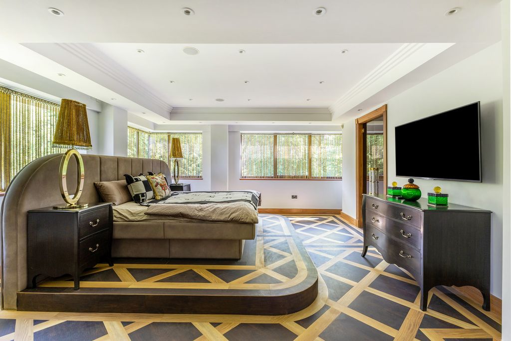 Additional image 16 of 2 bed flat for saleCharters Road, Sunningdale, Berkshire SL5