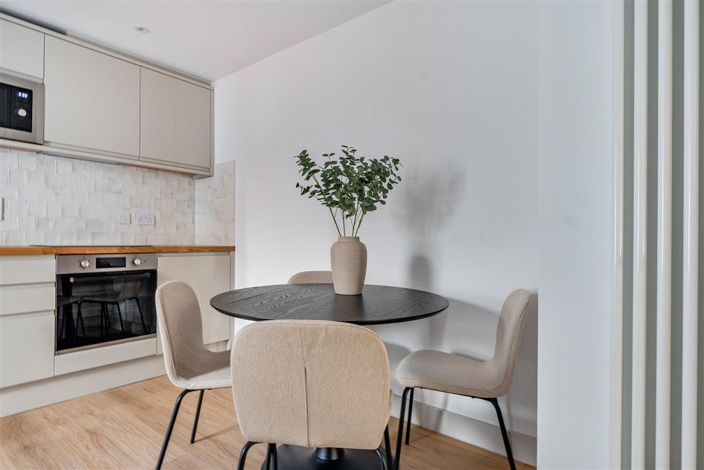 Property photo 3 of 9 1437476-7-69c55c5c7541E.Jpg