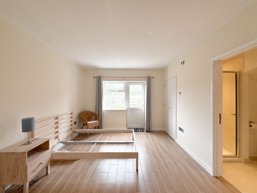 Property photo 2 of 12 20260320_090239356_0.0.Jpg