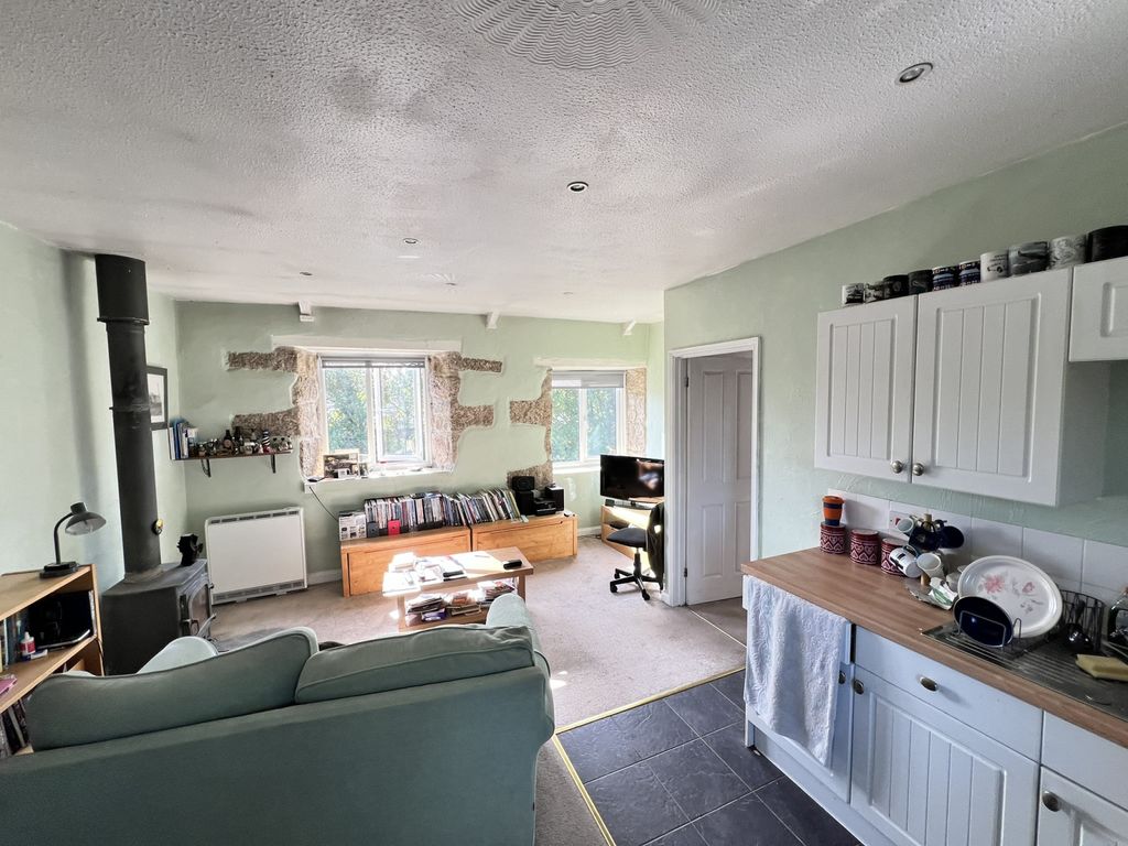 Property photo 2 of 11 Gallery